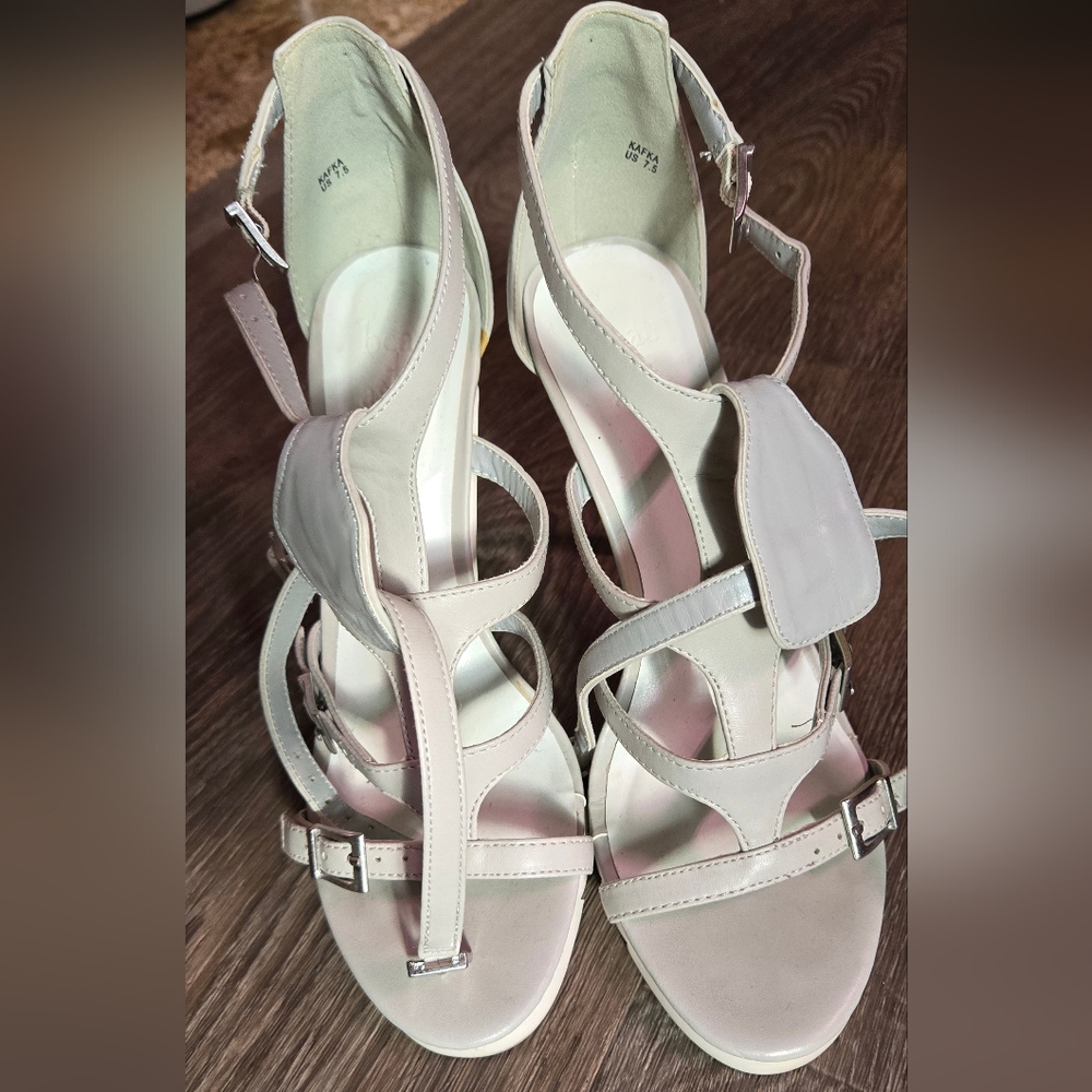 Beau & Ashe sporty gladiator gray & white heels STUNNING  Sz7.5